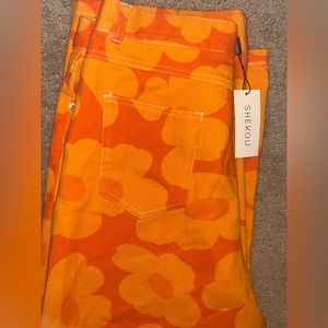 Floral Chic Boyfriend Cut, Jeans/Trousers. Unworn and weekend ready!